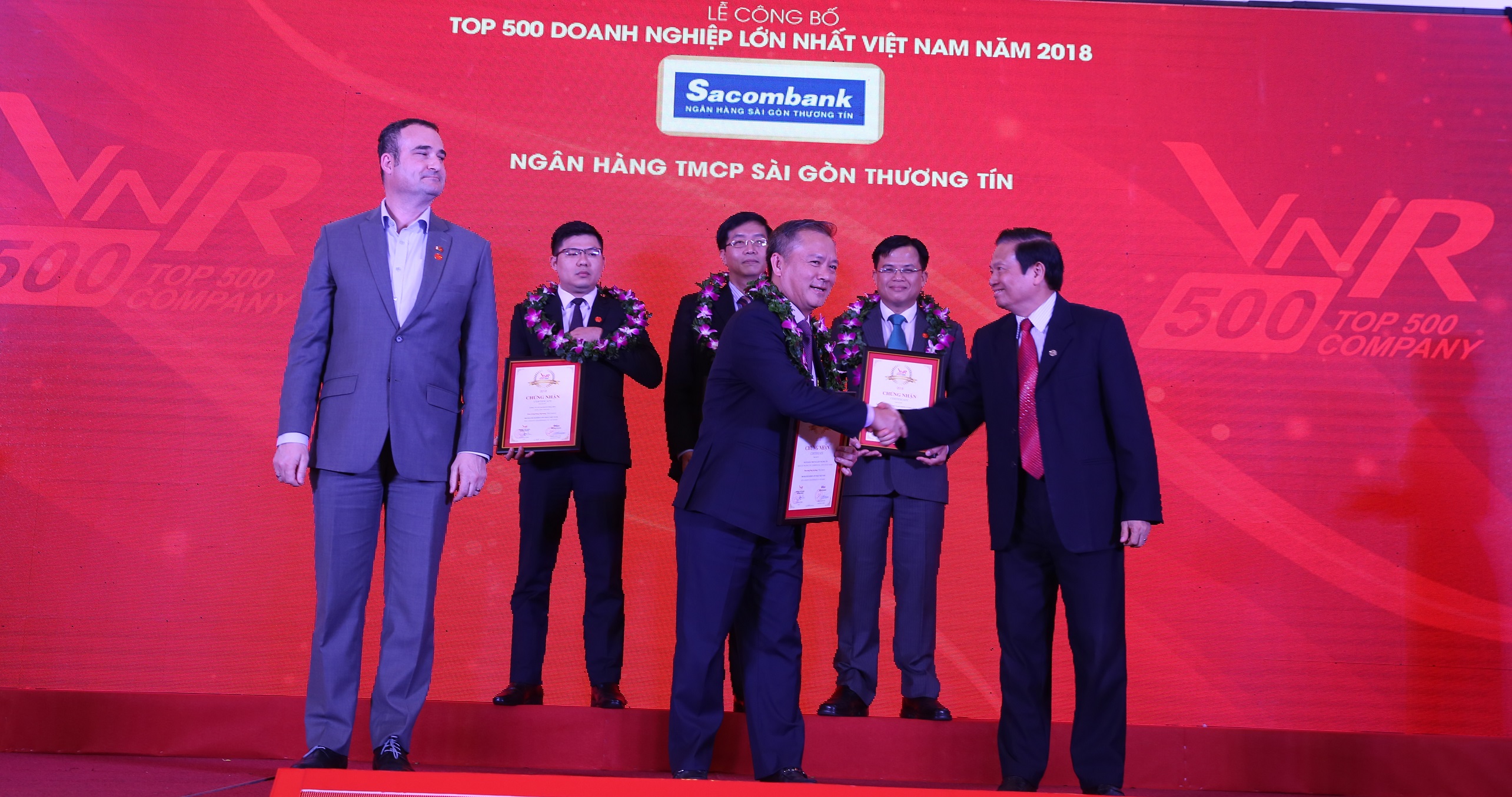Sacombank vào top 50 doanh nghiệp lớn nhất Việt Nam 2018 (VNR500)